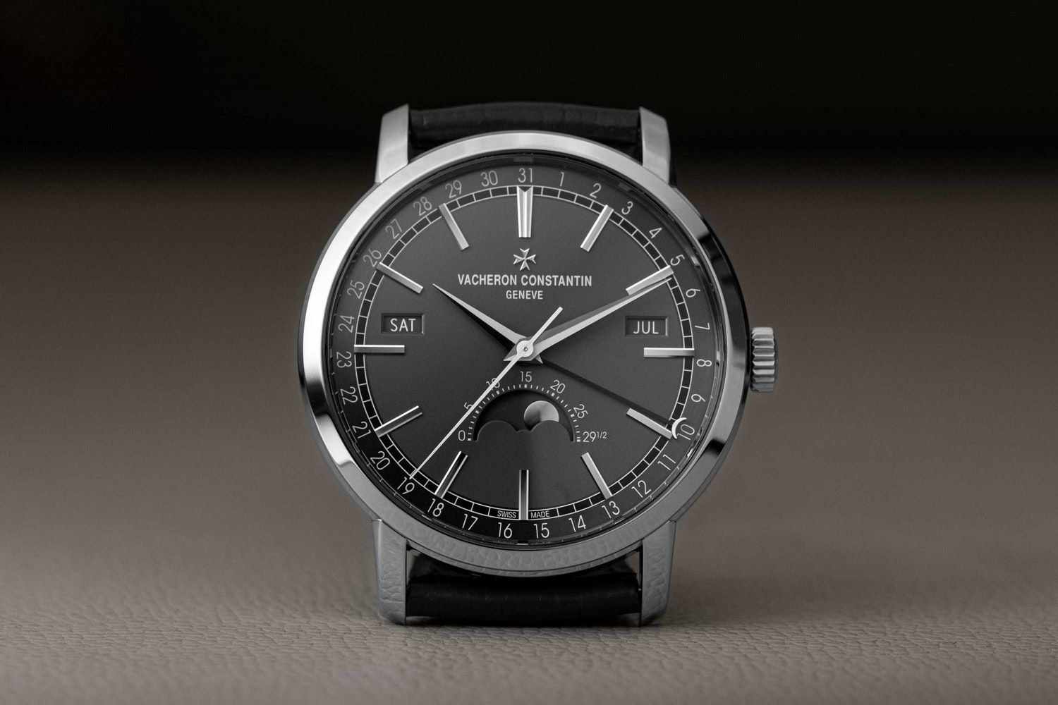 Kỳ Lân Luxury 01 vacheron constantin traditionnelle complete calendar wg 01 11 21 7008 di final01 scaled 1 Vacheron Constantin giới thiệu đồng hồ Traditionnelle bằng vàng trắng