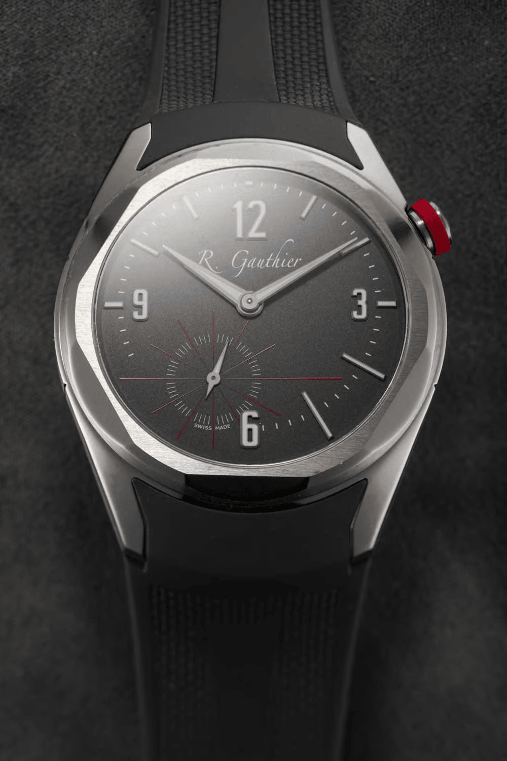 C by Romain Gauthier Titanium Edition One ước tính 40.000 - 60.000 USD