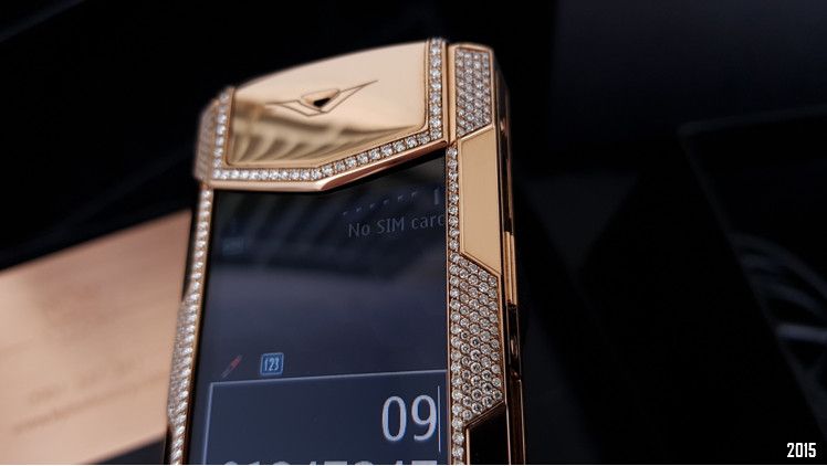 Kỳ Lân Luxury 15 d088ee09 bd52 4d11 9889 9de484d48da8 So sánh sự khác nhau cơ bản giữa Vertu Signature S đời 2015 và 2017?