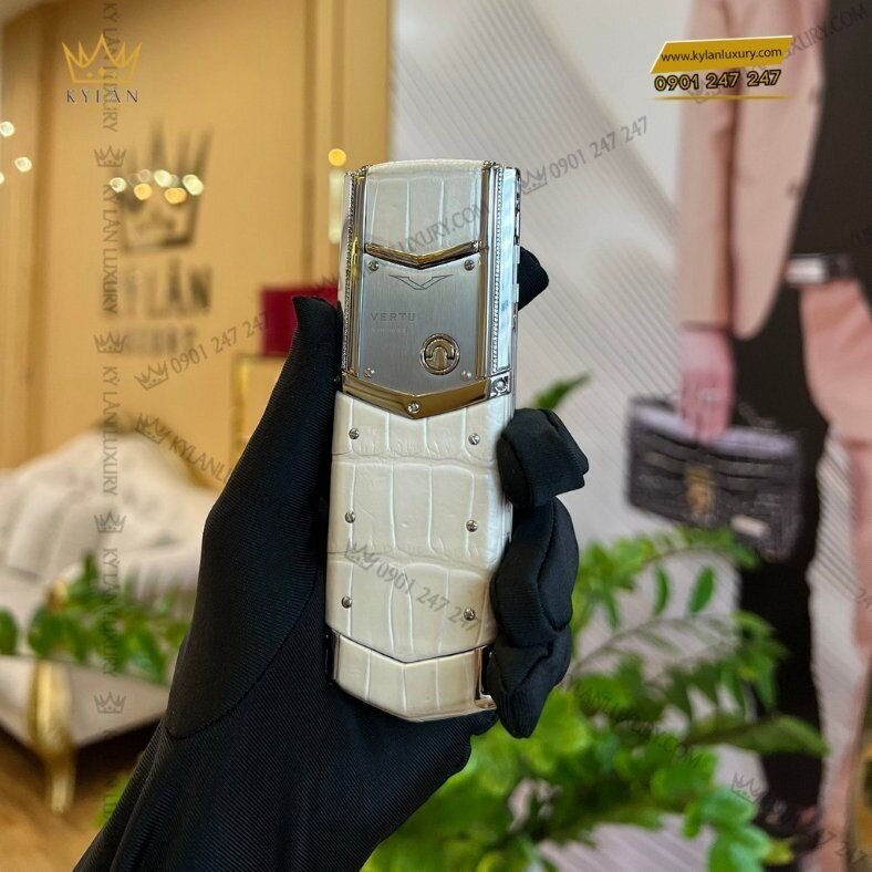 Kỳ Lân Luxury 2 c9d18422 492f 4bf1 ac6f ae57177765ce 2 Vertu Signature S White Mother of Pearl Diamond