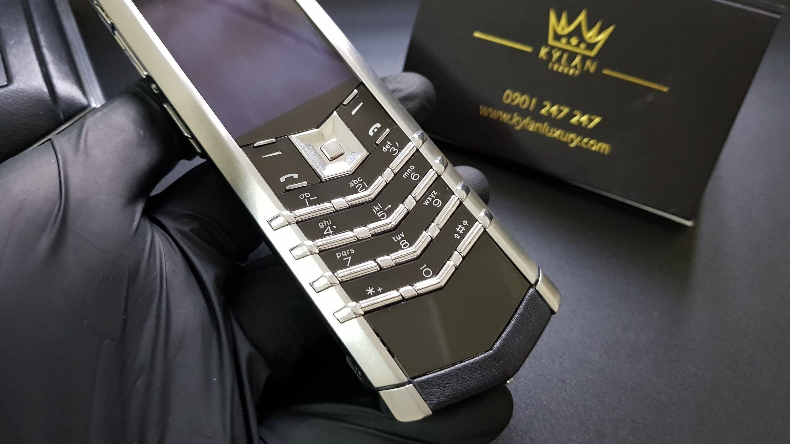 Kỳ Lân Luxury 20200327 173907 scaled Vertu Signature S thép nguyên zin bọc da đen kèm dock cực độc