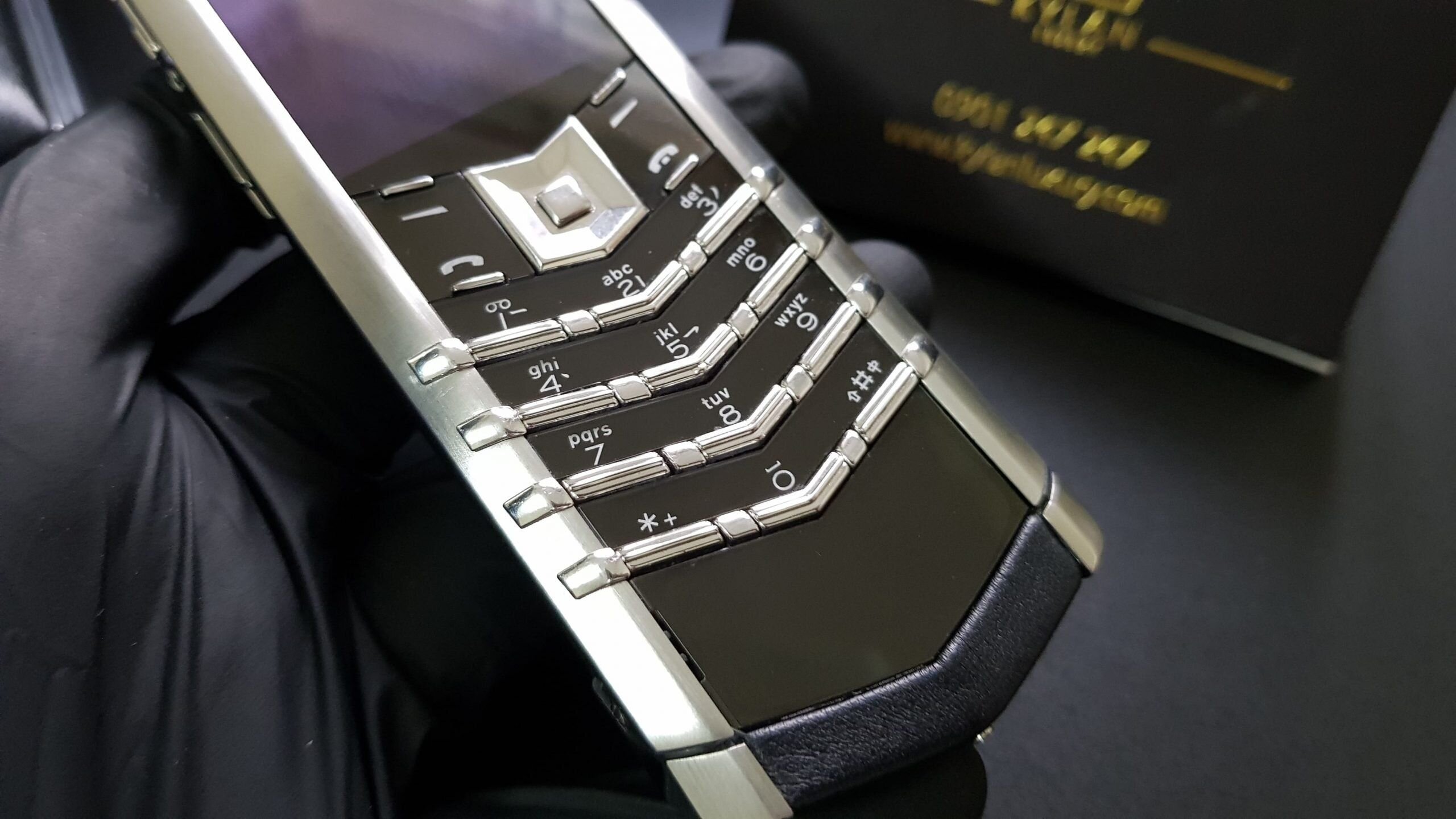 Kỳ Lân Luxury 20200327 173909 scaled Vertu Signature S thép nguyên zin bọc da đen kèm dock cực độc