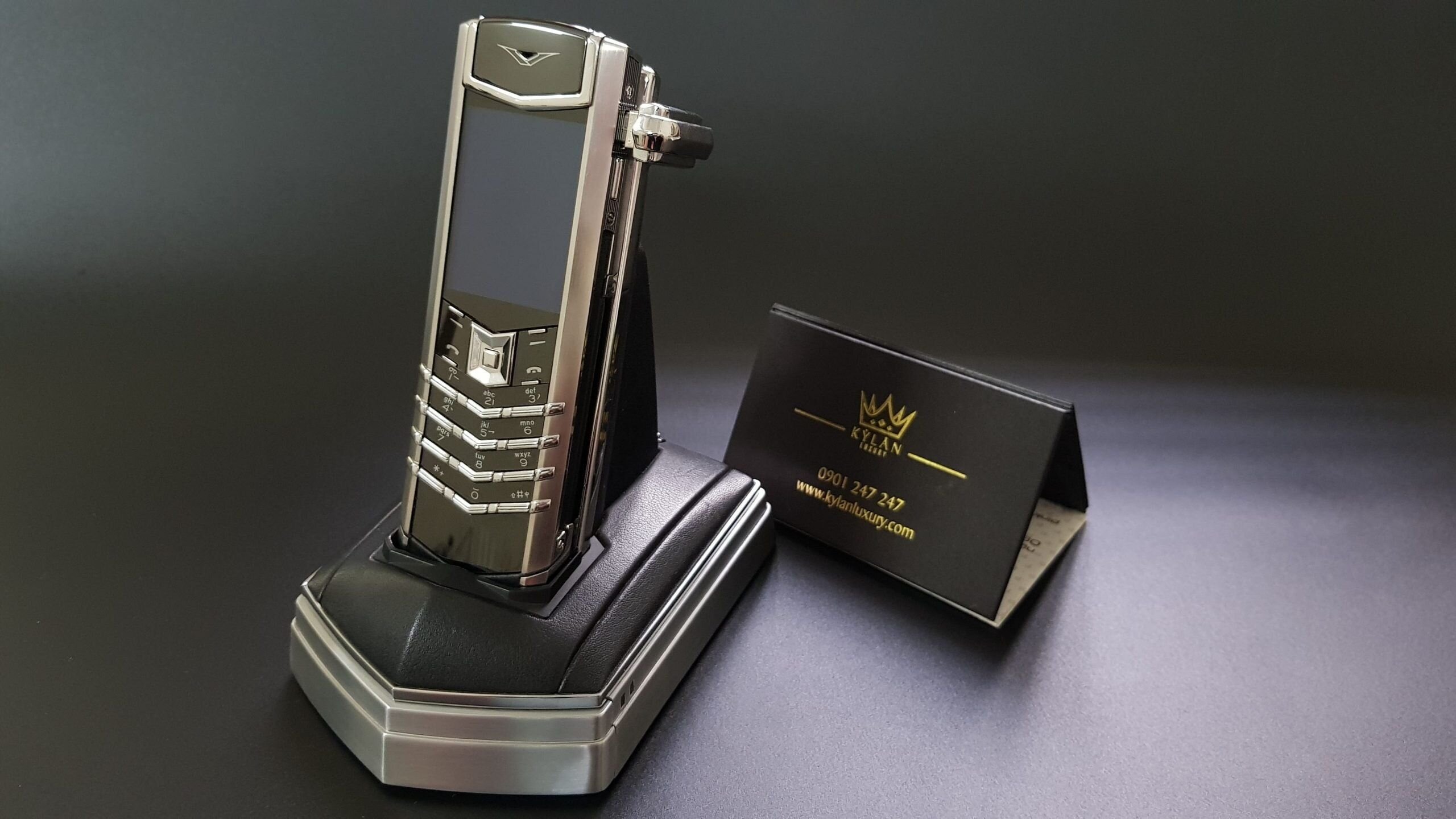 Kỳ Lân Luxury 20200327 174255 scaled Vertu Signature S thép nguyên zin bọc da đen kèm dock cực độc