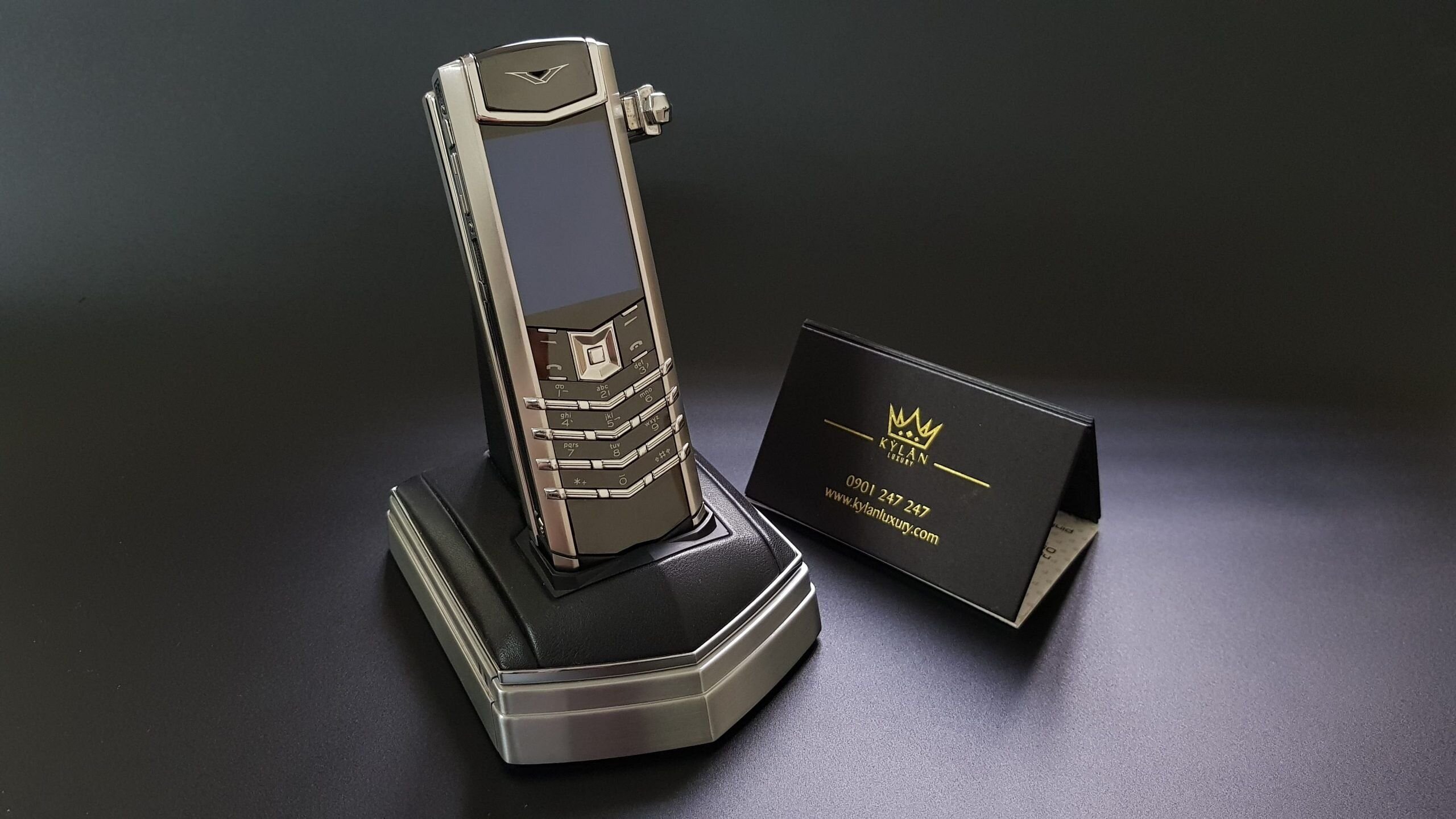 Kỳ Lân Luxury 20200327 174309 scaled Vertu Signature S thép nguyên zin bọc da đen kèm dock cực độc