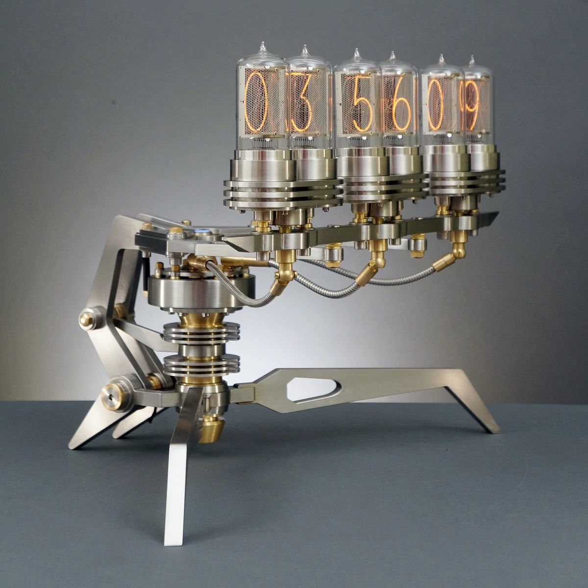 Đồng hồ Frank Buchwald Nixie Machine III