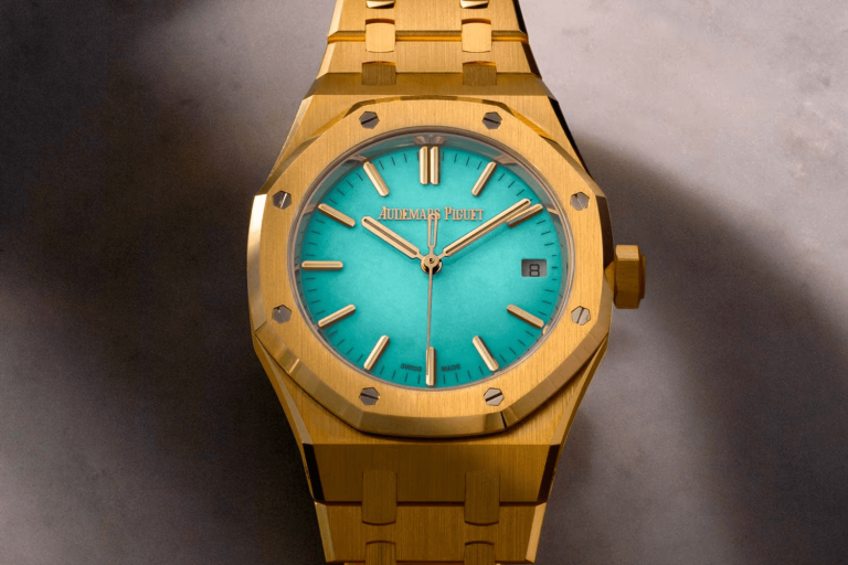 Đồng hồ Audemars Piguet Royal Oak Selfwinding 37 mm “Turquoise” 1 Kỳ Lân Luxury audemars piguet royal oak selfwinding 37 mm turquoise 15550 2 min 419b5c85 6644 40b5 95dd 50fe0028774f Đồng hồ Audemars Piguet Royal Oak Selfwinding 37 mm “Turquoise”