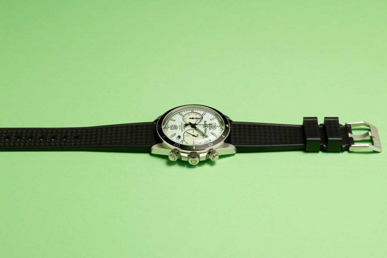 Bell & Ross BR V2-94 FULL LUM chiếc đồng hồ dành cho phi công chuyên nghiệp 1 Kỳ Lân Luxury bell ross br v2 94 full lum chiec dong ho danh cho phi cong chuyen nghiep 3 Bell & Ross BR V2-94 FULL LUM chiếc đồng hồ dành cho phi công chuyên nghiệp