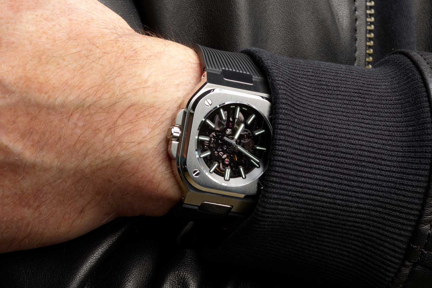 Bell & Ross BR05 Skeleton Nightlum nét đẹp của sự tinh tế