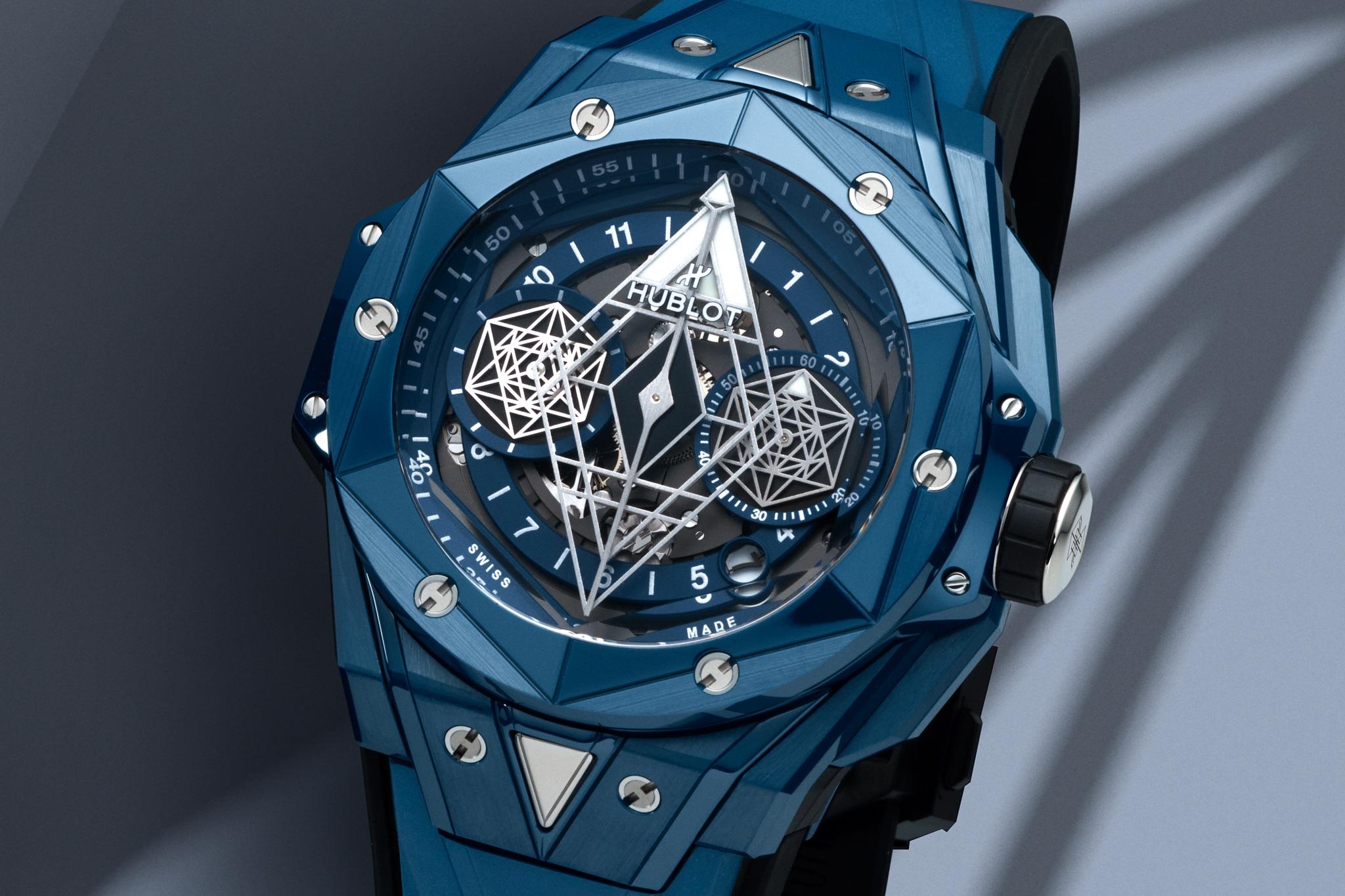Kỳ Lân Luxury big ban sang bleu ii blue ceramic 45 lf 1 Chiêm ngưỡng bộ 3 ấn phẩm vượt thời gian của Big Bang Sang Bleu II