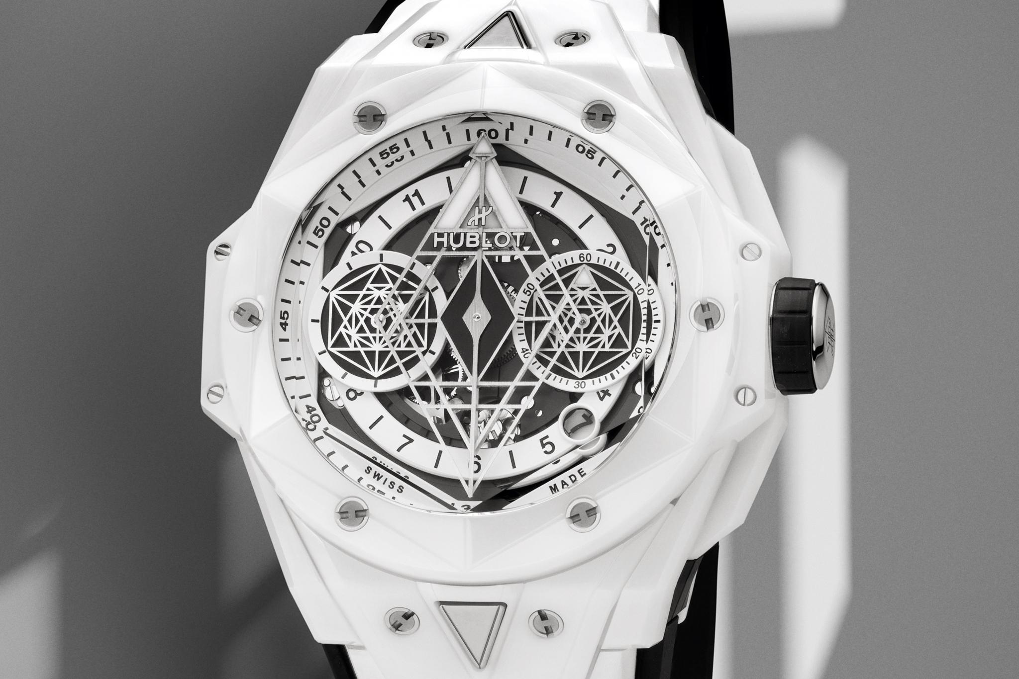Kỳ Lân Luxury big bang sang bleu ii white ceramic 45 mm lf Chiêm ngưỡng bộ 3 ấn phẩm vượt thời gian của Big Bang Sang Bleu II