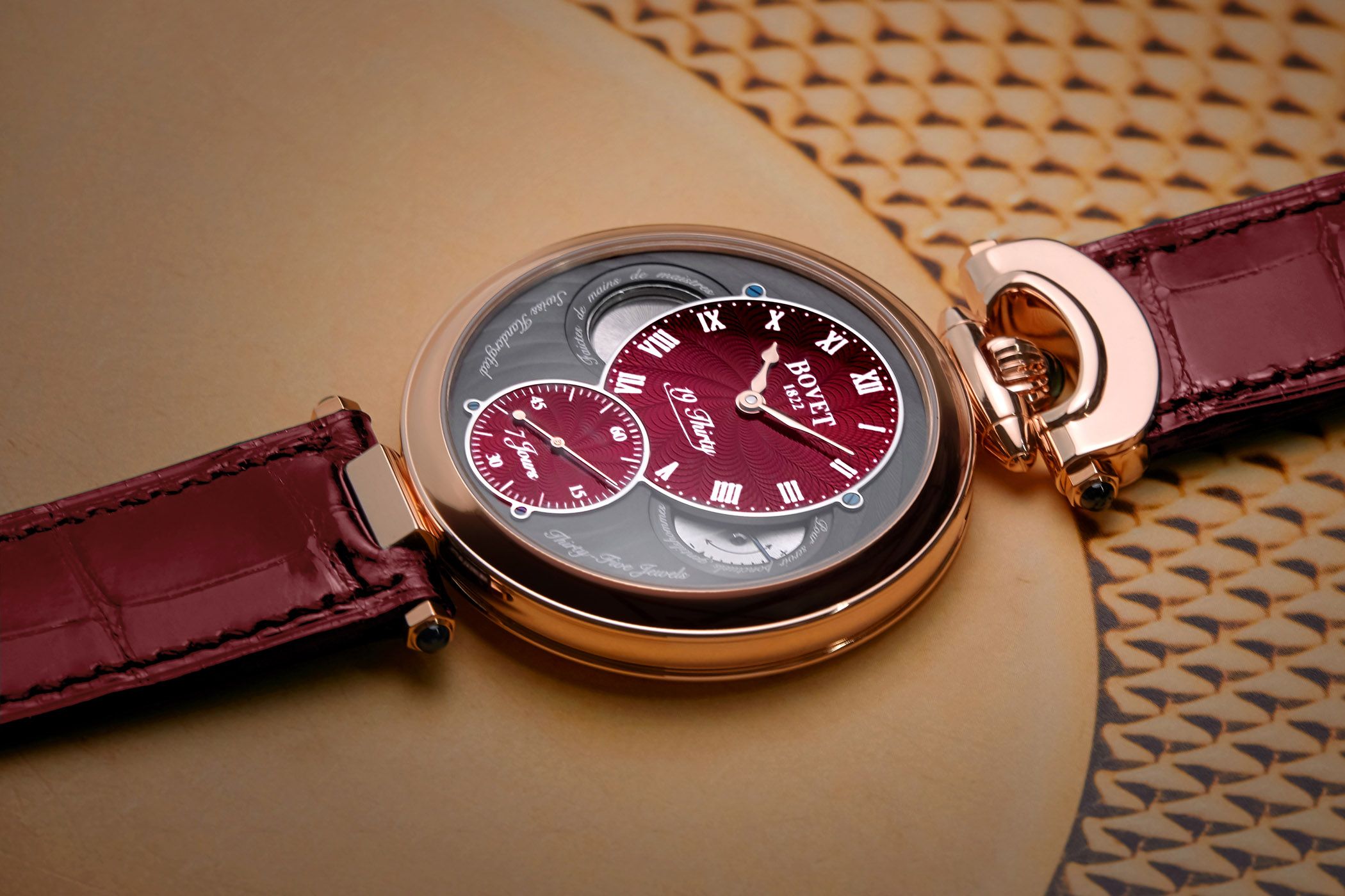 Kỳ Lân Luxury bovet fleurier 19thirty red guilloche dial 1 Top các siêu phẩm đồng hồ đáng chú ý nhất trong quý 1 năm 2021