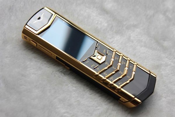 Kỳ Lân Luxury cach kiem tra doi may vertu 2 1ecd5bb4 c5f4 41cb a0ec 47490c7c9bb2 VÌ SAO BẠN PHẢI BIẾT CÁCH KIỂM TRA DÒNG VERTU SIGNATURE S THẬT – GIẢ?