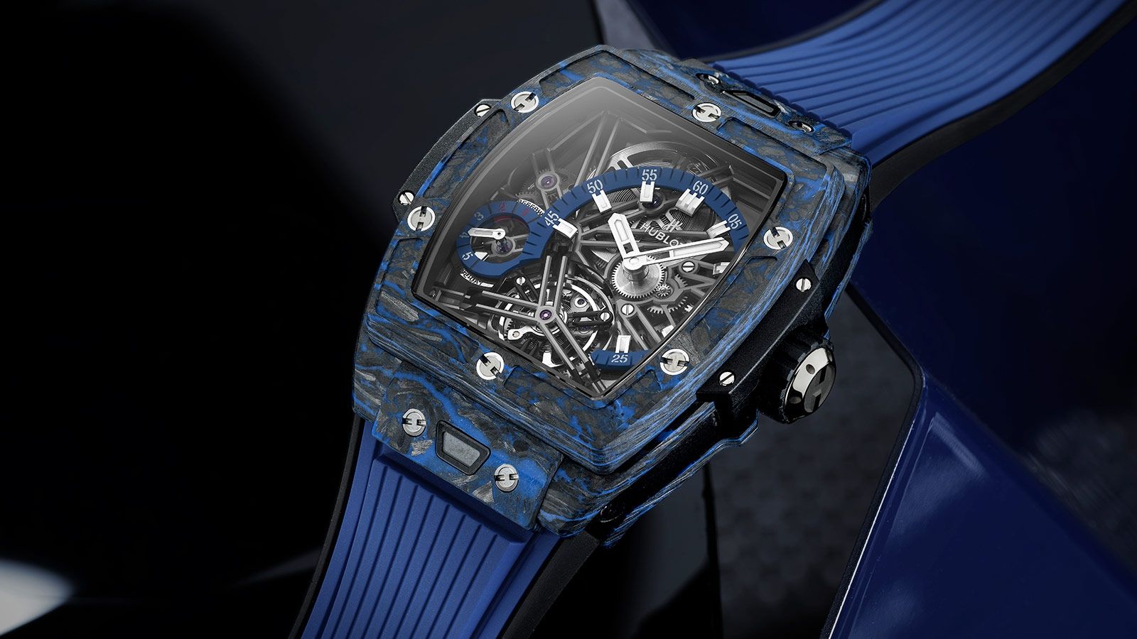 Kỳ Lân Luxury carbon va su trong suot dinh cao cua spirit of big bang tourbillon 42mm Gợi ý cách chọn đồng hồ cho những người mệnh Mộc