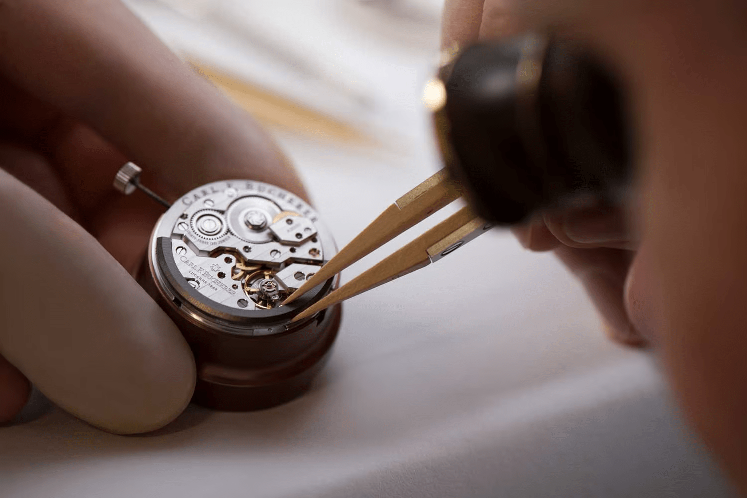 Carl F. Bucherer khai thác sự khéo léo của công nghệ ngoại vi