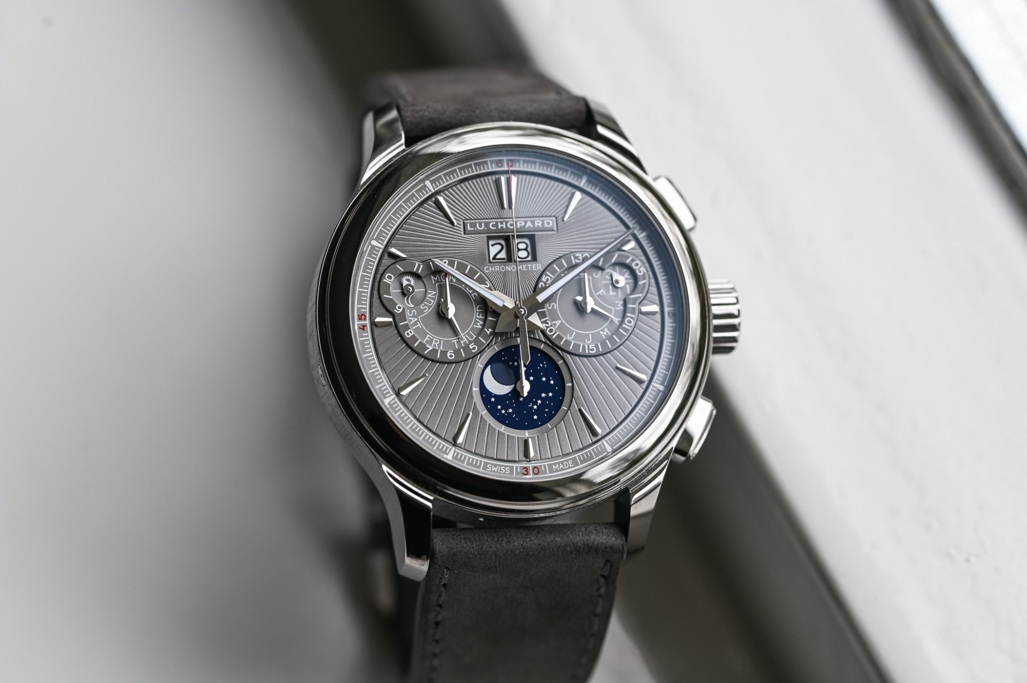 Kỳ Lân Luxury chopard l u c perpetual chrono titanium limited edition review 1 2048x1362 1 Tìm hiểu về top 5 mẫu đồng hồ lịch vạn niên đỉnh cao được ra mắt ở sự kiện Watches & Wonder 2021