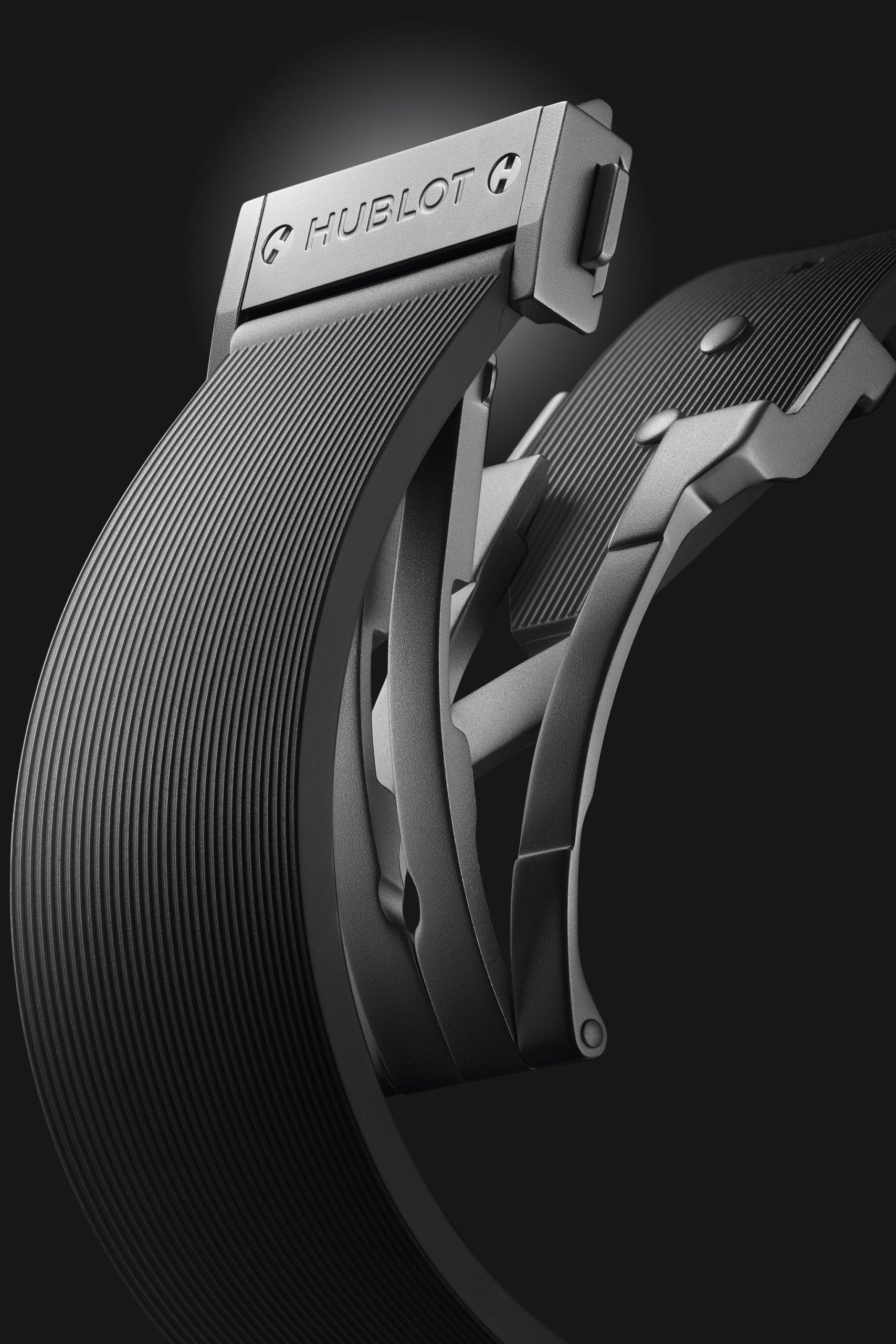 Đồng hồ Hublot Classic Fusion Titanium Hodinkee