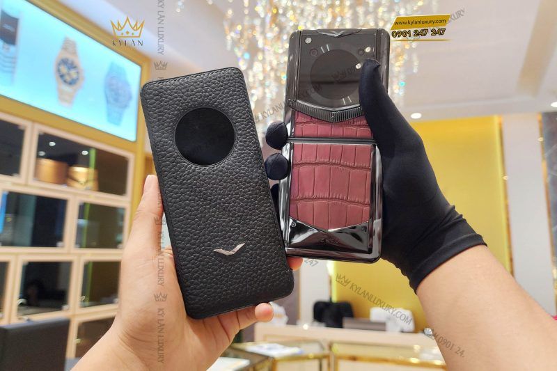 Kỳ Lân Luxury dien thoai man hinh gap vertu ironflip amber brown bes fee alligator skin 11 scaled 1 Điện thoại màn hình gập Vertu Ironflip Amber Brown Bes Fee Alligator Skin