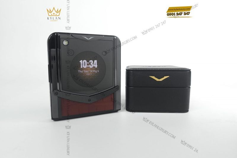 Kỳ Lân Luxury dien thoai man hinh gap vertu ironflip amber brown bes fee alligator skin 19 1 scaled 1 Điện thoại màn hình gập Vertu Ironflip Amber Brown Bes Fee Alligator Skin