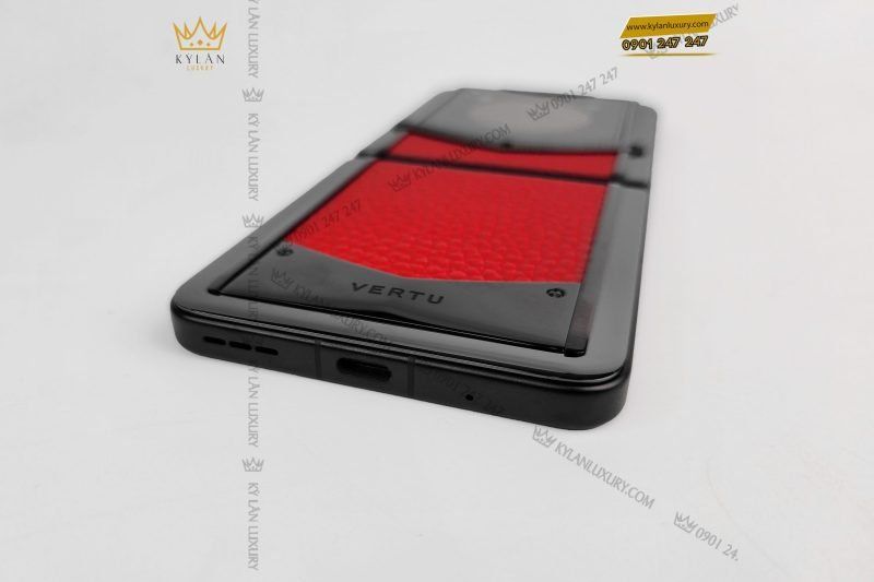 Kỳ Lân Luxury dien thoai man hinh gap vertu ironflip raspberry red calfskin 11 scaled 1 Điện thoại màn hình gập Vertu Ironflip Raspberry Red Calfskin