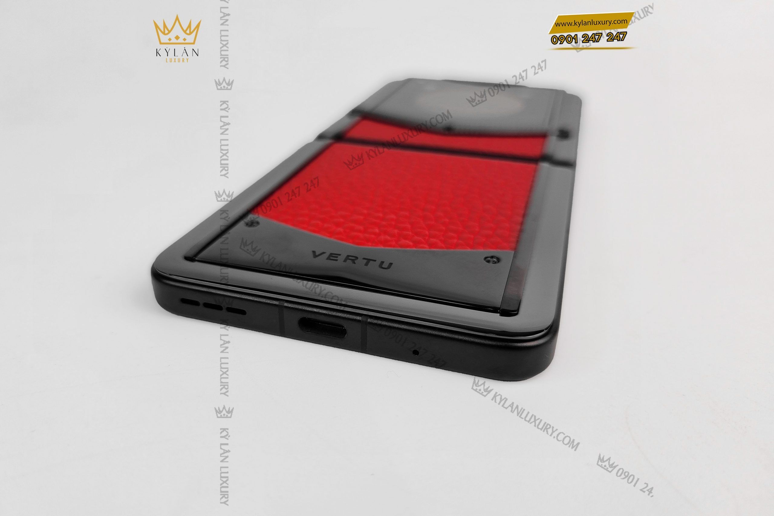 Kỳ Lân Luxury dien thoai man hinh gap vertu ironflip raspberry red calfskin 11 scaled Điện thoại màn hình gập Vertu Ironflip Raspberry Red Calfskin