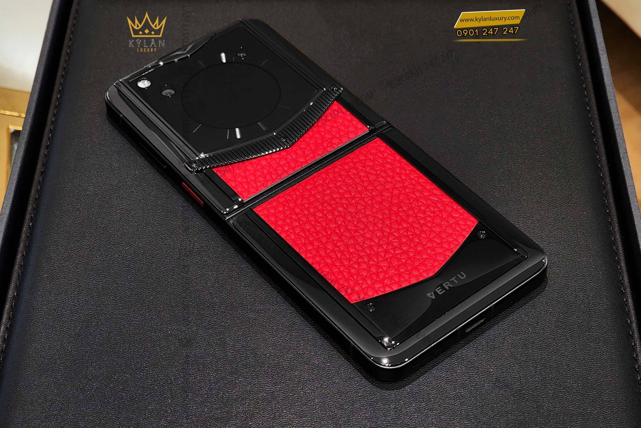 Kỳ Lân Luxury dien thoai man hinh gap vertu ironflip raspberry red calfskin 17 1 scaled Điện thoại màn hình gập Vertu Ironflip Raspberry Red Calfskin