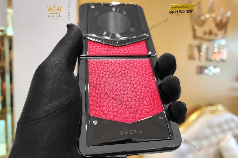 Kỳ Lân Luxury dien thoai man hinh gap vertu ironflip raspberry red calfskin 20 scaled 1 Điện thoại màn hình gập Vertu Ironflip Raspberry Red Calfskin