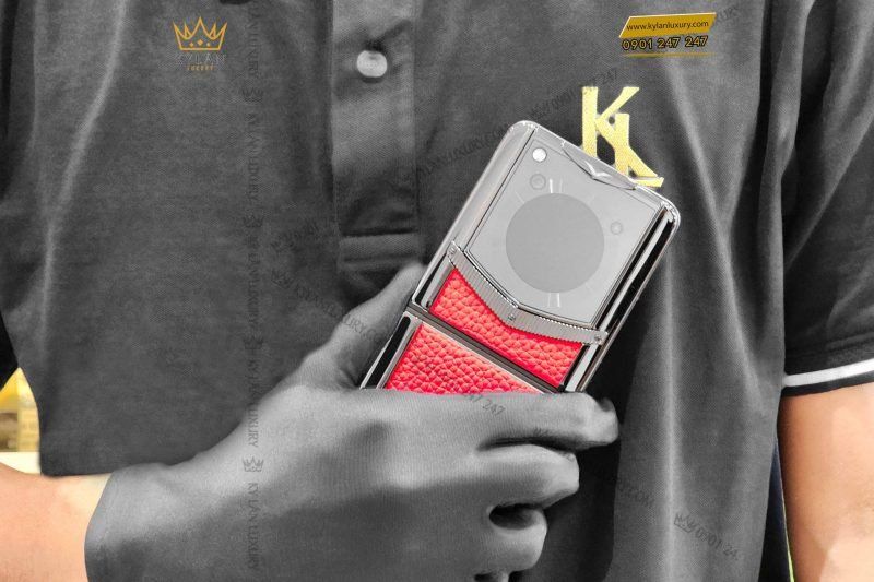 Kỳ Lân Luxury dien thoai man hinh gap vertu ironflip raspberry red calfskin 5 scaled 1 Điện thoại màn hình gập Vertu Ironflip Raspberry Red Calfskin