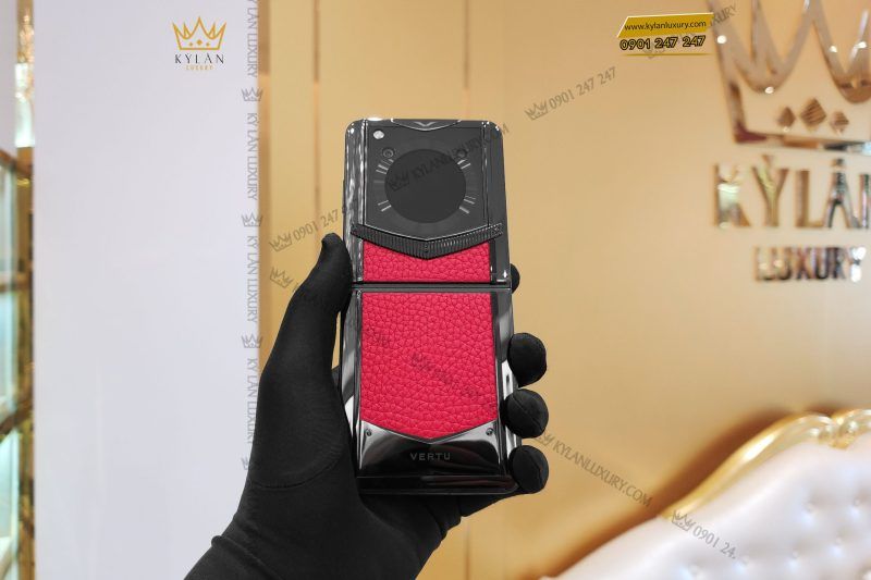 Kỳ Lân Luxury dien thoai man hinh gap vertu ironflip raspberry red calfskin 9 1 scaled 1 Điện thoại màn hình gập Vertu Ironflip Raspberry Red Calfskin