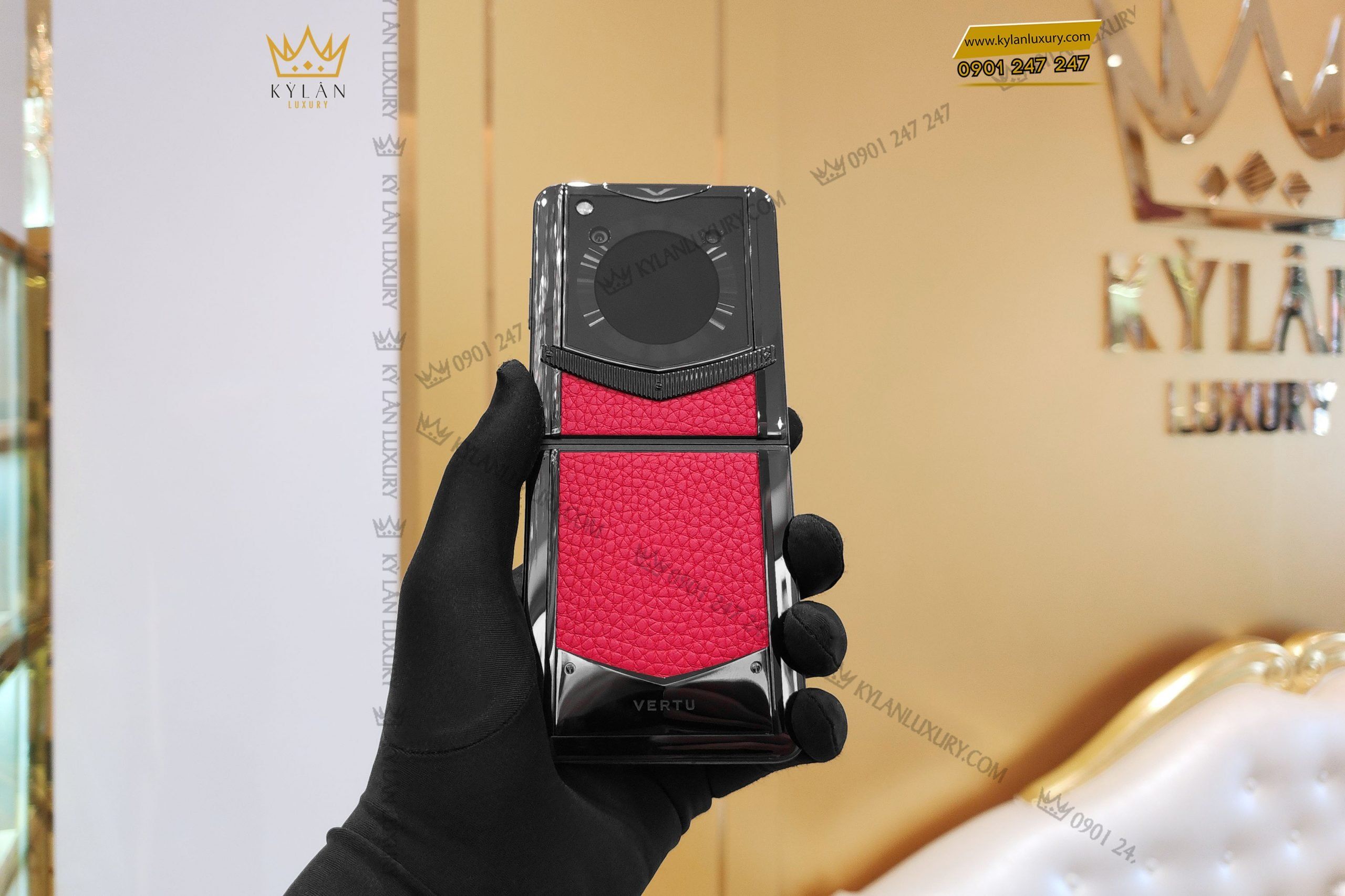 Kỳ Lân Luxury dien thoai man hinh gap vertu ironflip raspberry red calfskin 9 1 scaled Điện thoại màn hình gập Vertu Ironflip Raspberry Red Calfskin