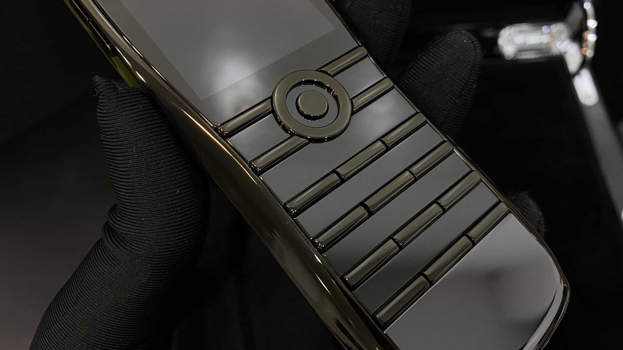 Kỳ Lân Luxury dien thoai sieu sang trong sieu bao mat xor titanium 8 scaled CHIÊM NGƯỠNG CÁC MẪU ĐIỆN THOẠI SIÊU SANG TRỌNG, SIÊU BẢO MẬT XOR TITANIUM TẠI KỲ LÂN LUXRY