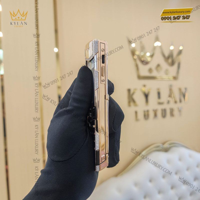 Kỳ Lân Luxury dien thoai vertu signature s full gold ziczac mix diamond 12 1 scaled 1 Điện thoại Vertu Signature S Full Gold Ziczac Mix Diamond