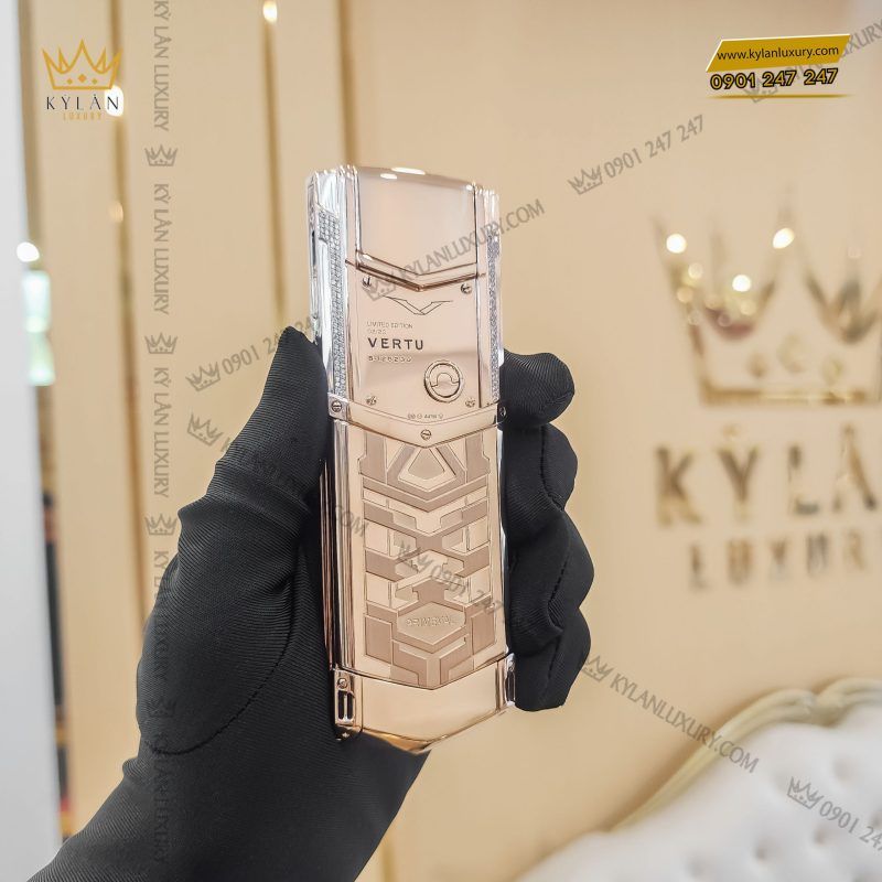 Kỳ Lân Luxury dien thoai vertu signature s full gold ziczac mix diamond 14 1 scaled 1 Điện thoại Vertu Signature S Full Gold Ziczac Mix Diamond