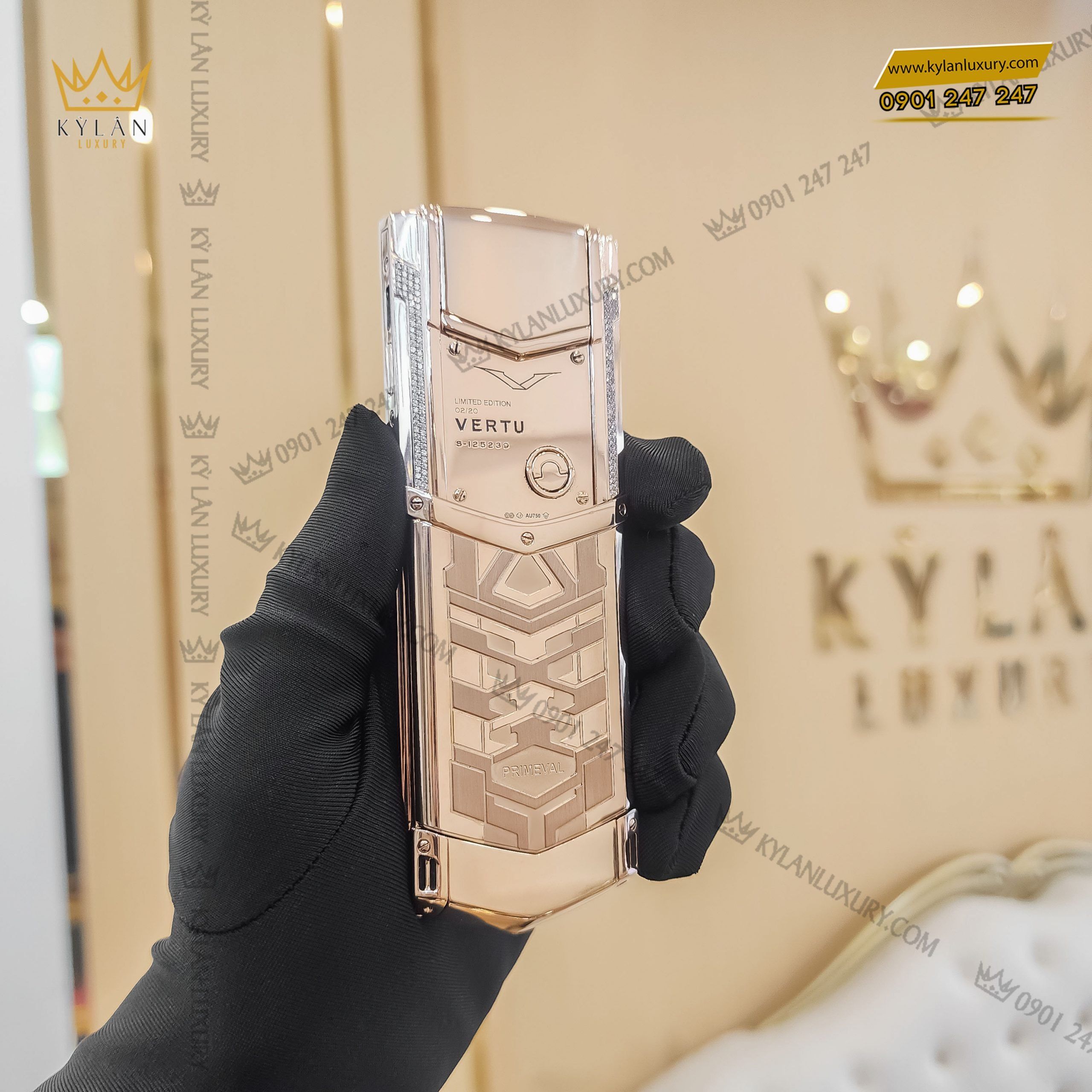 Kỳ Lân Luxury dien thoai vertu signature s full gold ziczac mix diamond 14 1 scaled Điện thoại Vertu Signature S Full Gold Ziczac Mix Diamond