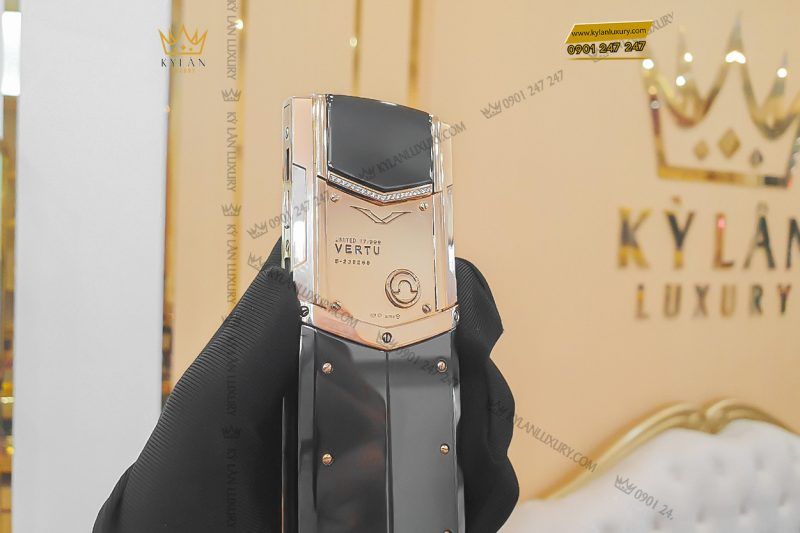 Kỳ Lân Luxury dien thoai vertu signature s gold ziczac mix diamond 4 2 1 Điện thoại Vertu Signature S Gold Ziczac Mix Diamond