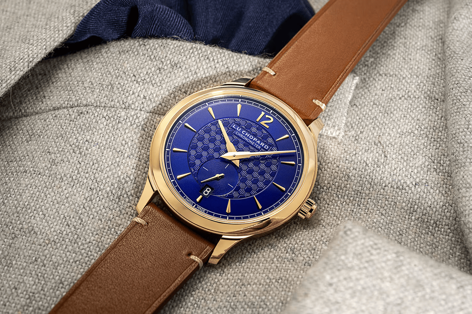 Kỳ Lân Luxury do ng ho chopard luc xps 1860 officer3 min Đồng hồ Chopard LUC XPS 1860 Officer SHH Edition