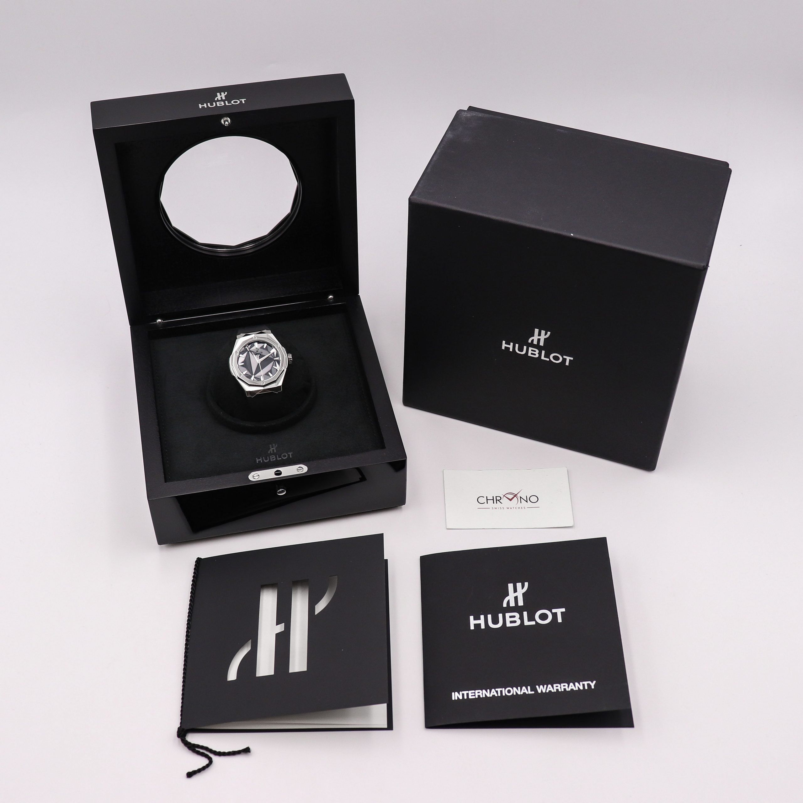 Kỳ Lân Luxury do ng ho hublot classic fusion orlinski titanium 40mm 550 ns 1800 rx orl19 14 scaled Đồng Hồ Hublot Classic Fusion Orlinski Titanium 40mm 550.NS.1800.RX.ORL19