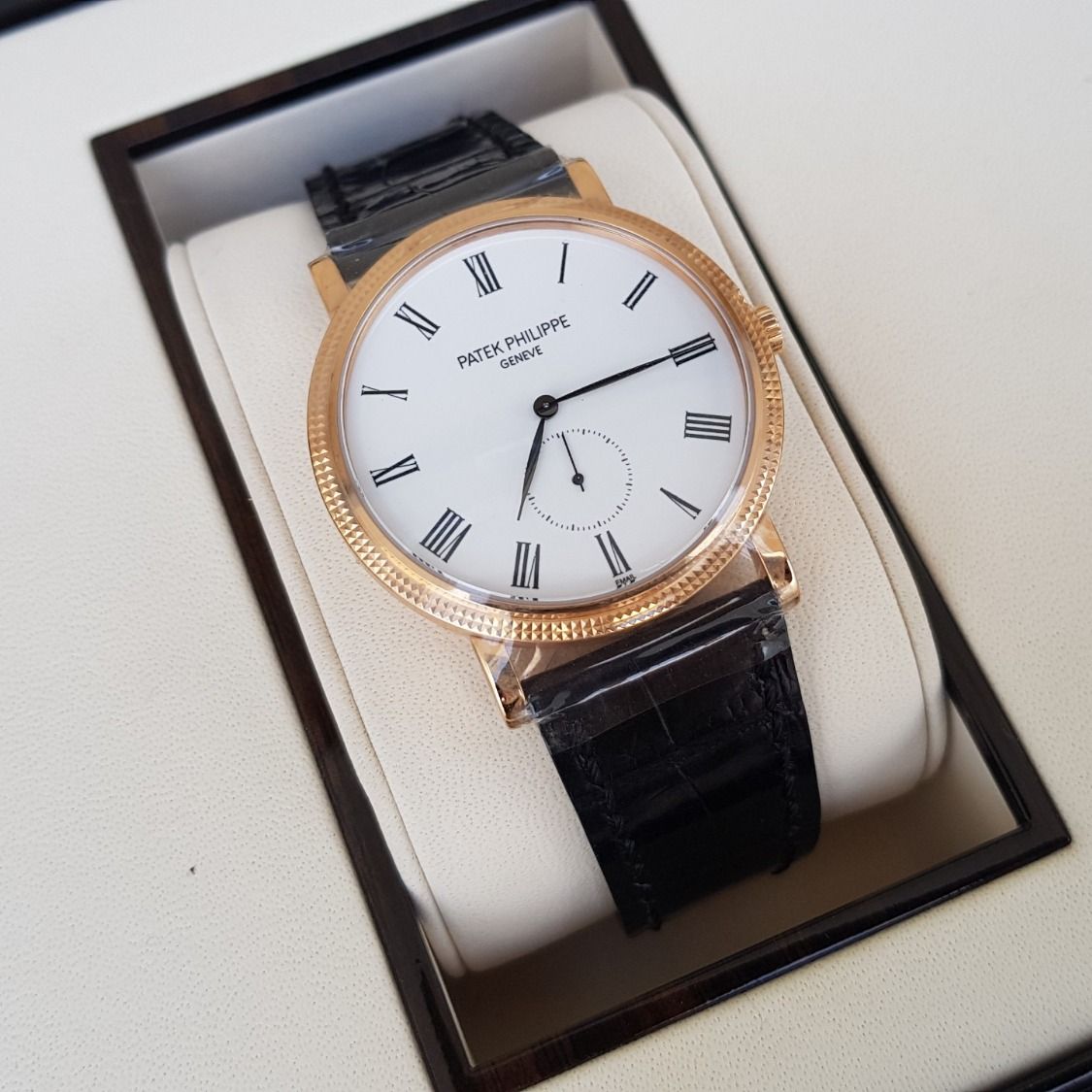Kỳ Lân Luxury do ng ho patek philippe calatrava 5119j 001 22 62f3395a 0d9a 42cc 93a9 d72e2fdc589c 3 Giới thiệu dòng Đồng Hồ Patek Philippe Calatrava 5119J-001
