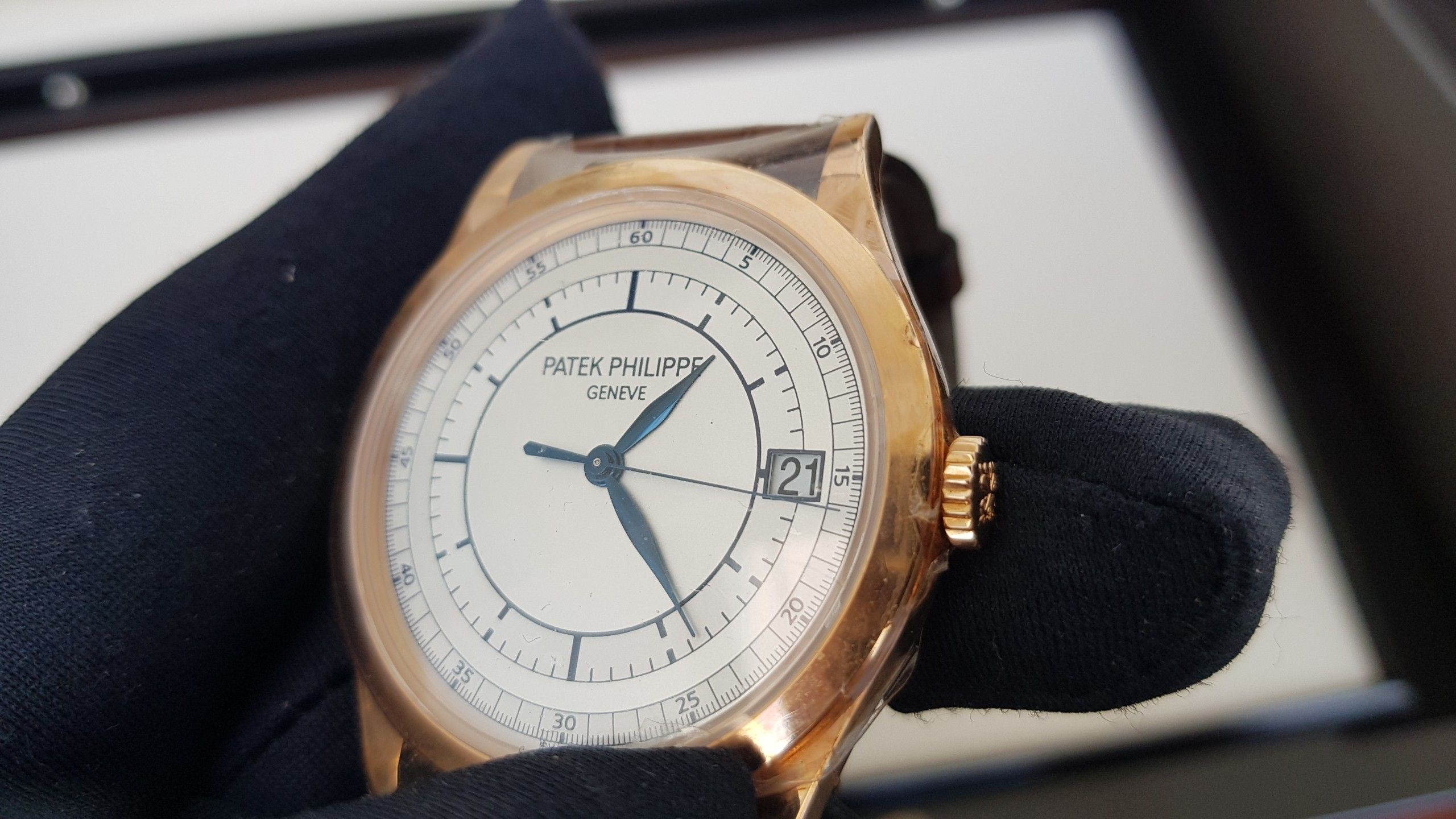 Kỳ Lân Luxury do ng ho patek philippe calatrava 5296r 001 39 2 Tìm hiểu về đồng hồ Patek Philippe Calavatra 5296R-010