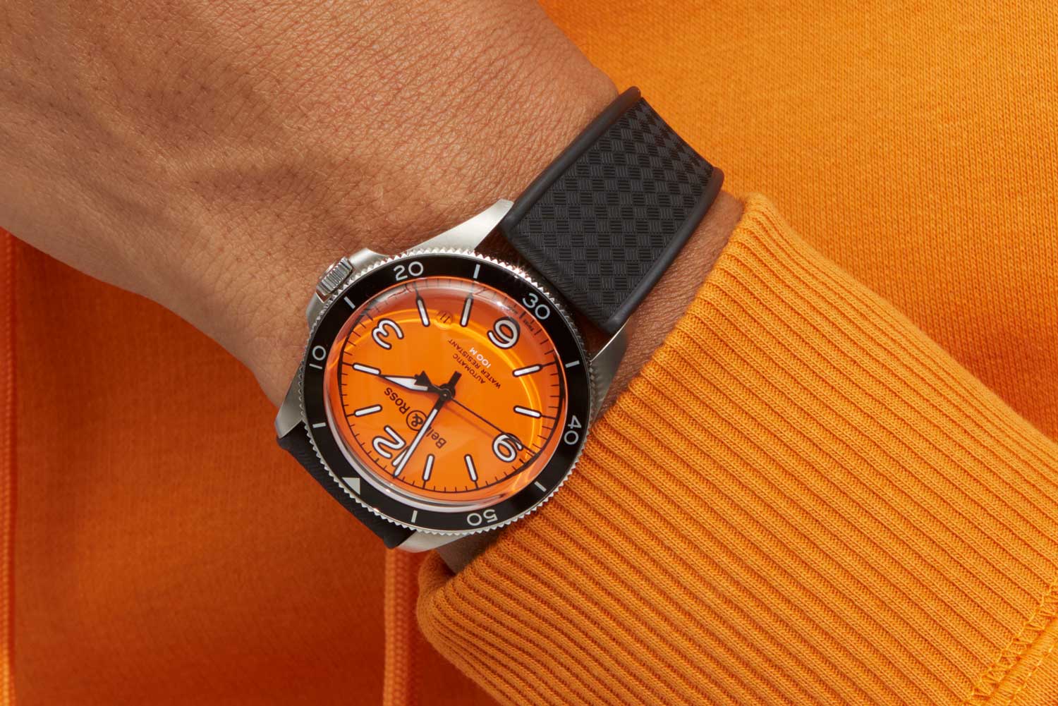 Kỳ Lân Luxury dong ho bell ross br v2 92 full lum va orange 4 Đồng hồ Bell & Ross BR V2-92 Full Lum và Orange