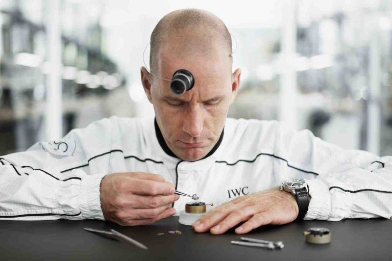 Kỳ Lân Luxury dong ho big pilot s watch 43 tourbillon markus b hler 1 Đồng hồ Big Pilot's Watch 43 Tourbillon Markus Bühler