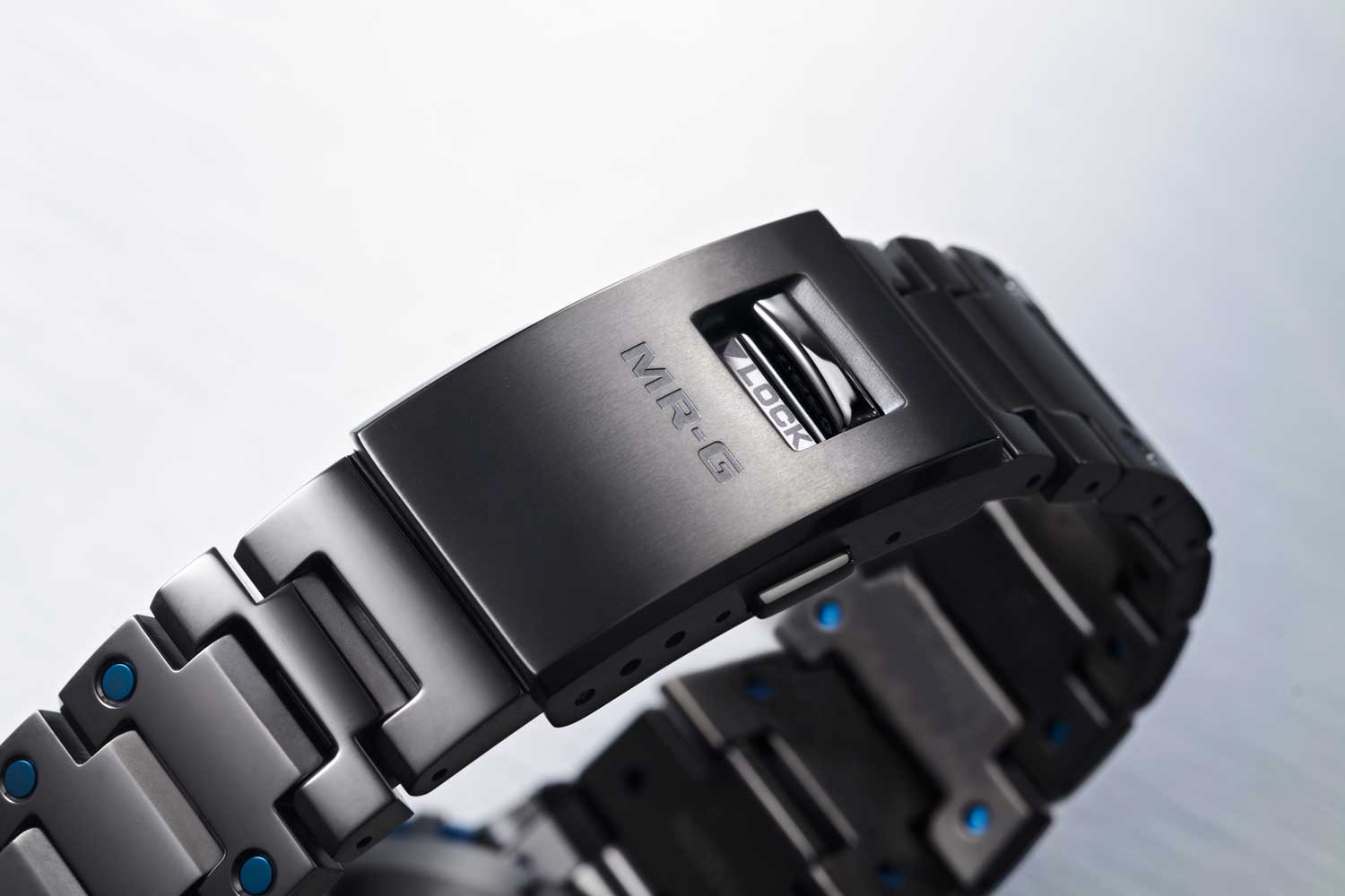 Đồng hồ Casio G-SHOCK MRG-B5000BA-1 Ao-zumi
