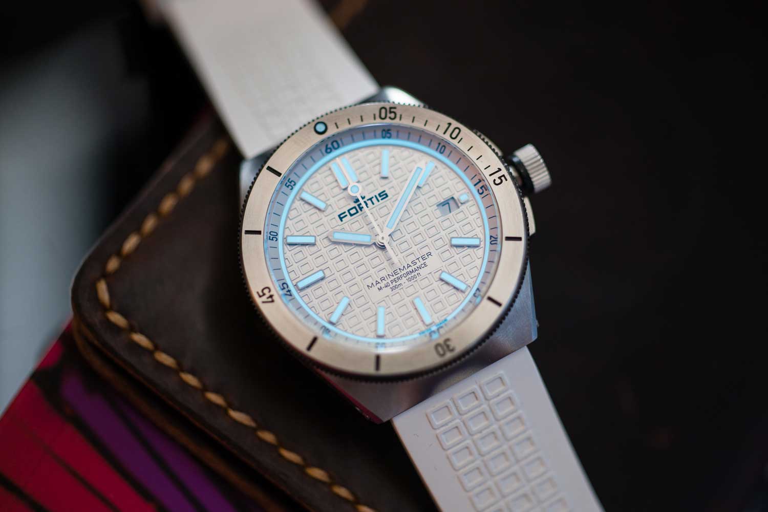Đồng hồ Fortis Marinemaster M-40 Snow White