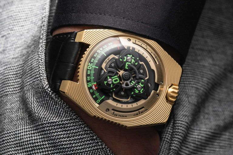 Kỳ Lân Luxury dong ho gioi han urwerk ur 100 electrum limited edition 1 Đồng hồ giới hạn Urwerk UR-100 Electrum Limited Edition