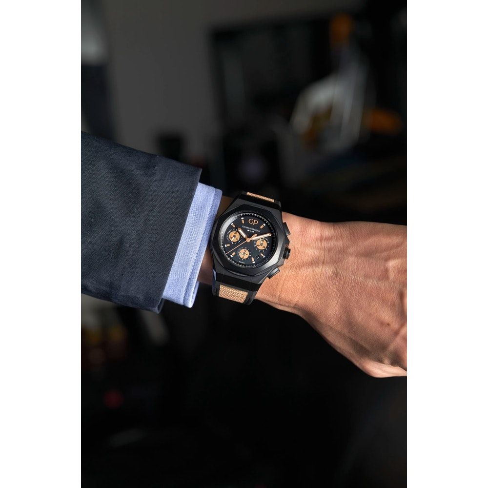Đồng hồ Girard-Perregaux Laureato bằng Titan