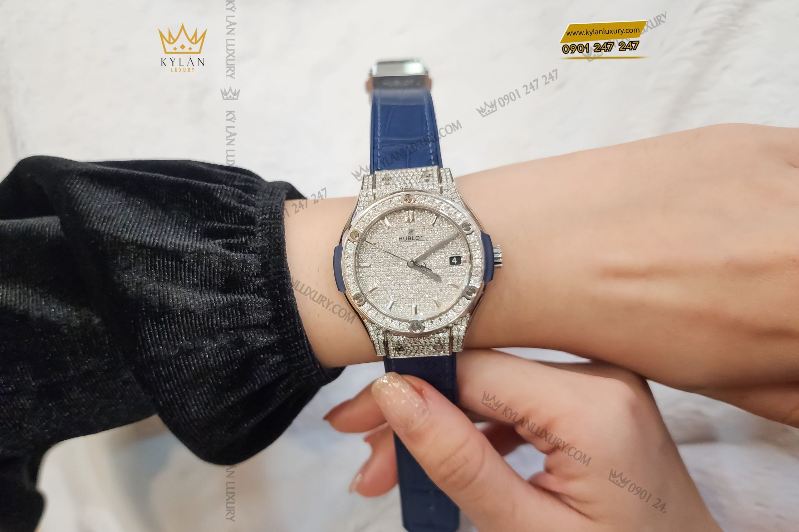 Kỳ Lân Luxury dong ho hublot classic fusion blue full diamond 38mm 565 nx 7170 4 1 scaled Đồng hồ Hublot Classic Fusion Blue Full Diamond 38mm 565.NX.7170.LR