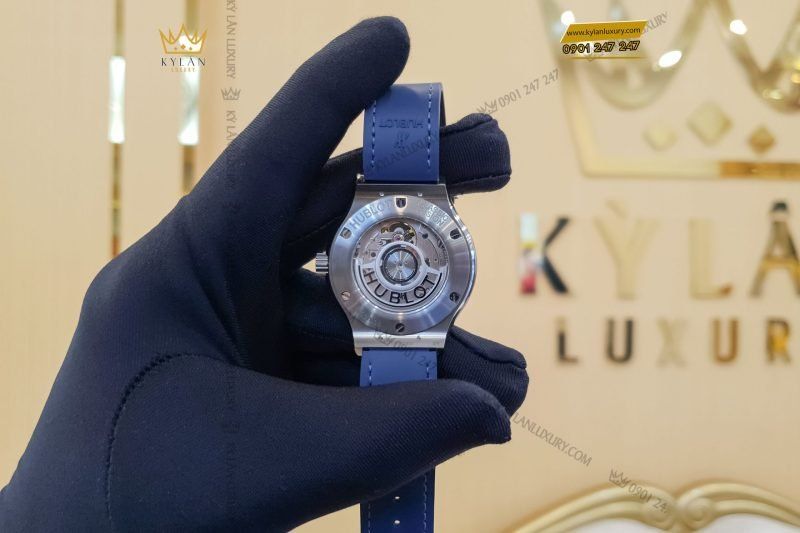 Kỳ Lân Luxury dong ho hublot classic fusion blue full diamond 38mm 565 nx 7170 8 1 scaled 1 Đồng hồ Hublot Classic Fusion Blue Full Diamond 38mm 565.NX.7170.LR