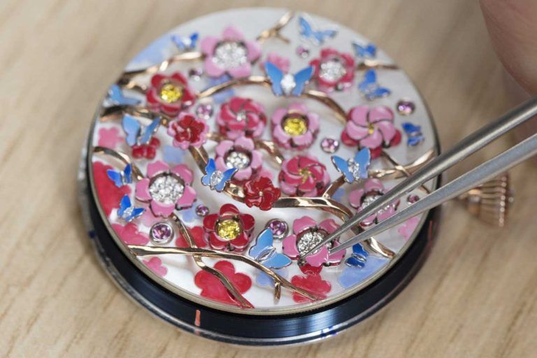 Đồng hồ nữ Van Cleef & Arpels Lady Arpels Heures Florales Cerisier 2022 1 Kỳ Lân Luxury dong ho nu van cleef arpels lady arpels heures florales cerisier 2022 1 Đồng hồ nữ Van Cleef & Arpels Lady Arpels Heures Florales Cerisier 2022