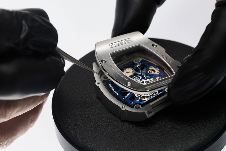 Kỳ Lân Luxury dong ho richard mille rm 17 02 tourbillon titanium 3 Đồng hồ Richard Mille RM 17-02 Tourbillon Titanium