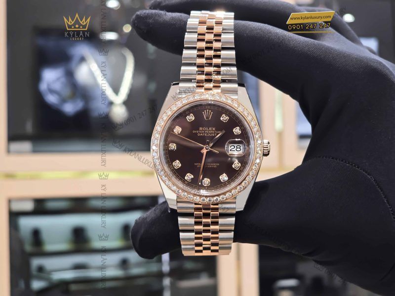 Kỳ Lân Luxury dong ho rolex datejust 41 126331 mat chocolate vanh bezel custom kim cuong 9 scaled 1 Đồng hồ Rolex Datejust 41 126331 mặt Chocolate vành bezel custom kim cương