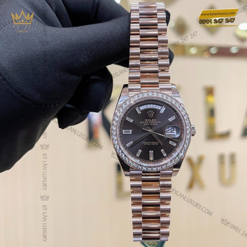 Kỳ Lân Luxury dong ho rolex day date 40 228345rbr 0006 mat so chocolate coc so kim cuong 3 1 1 Đồng Hồ Rolex Day-Date 40 228345RBR-0006 Mặt Số Chocolate Cọc Số Kim Cương